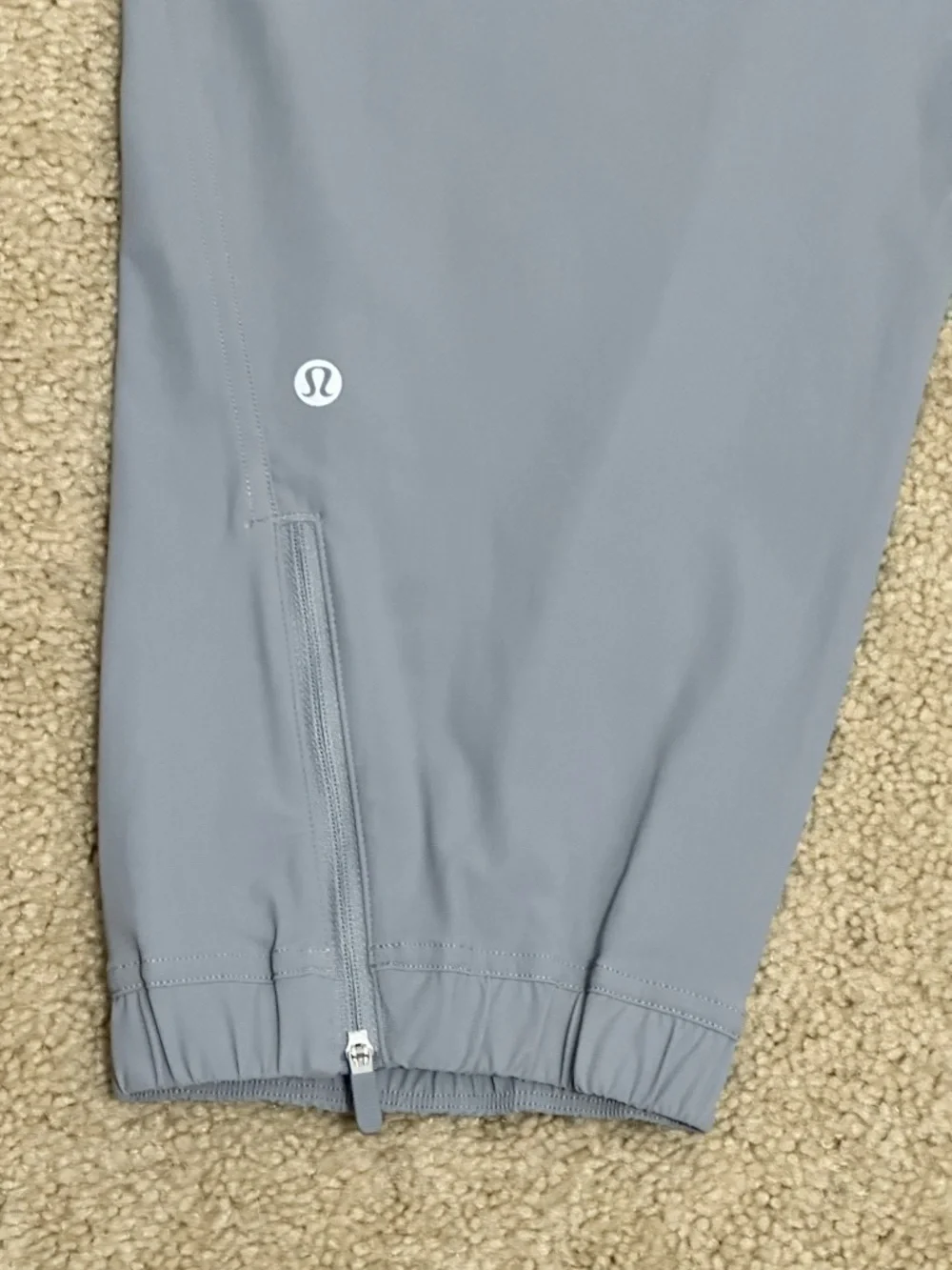 Lululemon Adapted State High-Rise Jogger Crop Pant in Rhino Grey Size 14 NWT - Picture 4 of 9